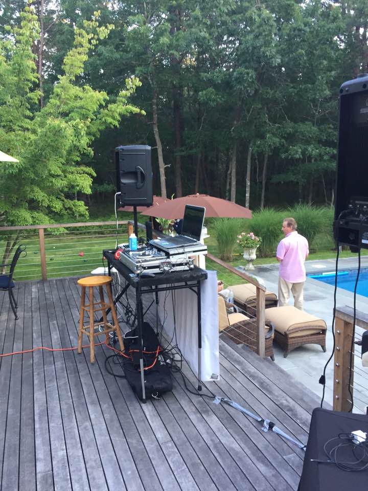 AICHG presents #Poolside Pop-up with E!’s Dina Deleasa #poolside setup